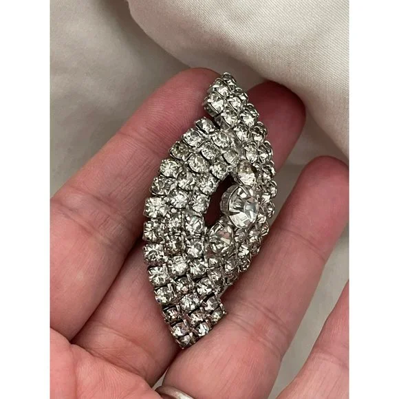 Vintage Rhinestone Encrusted Brooch and 2 Pairs Rhinestone/Bead Clip-on Earrings - Picture 4 of 12